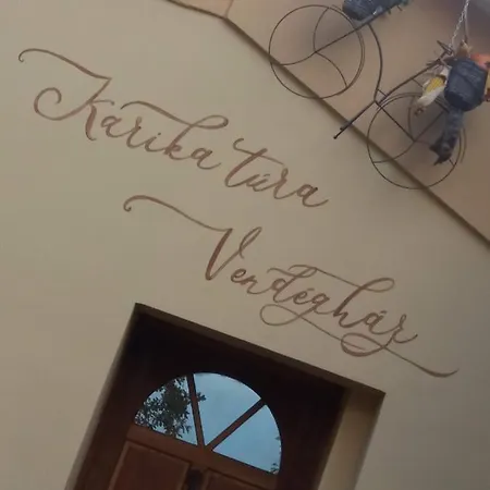 Гостевой дом Karikatura Vendeghaz Сентеш